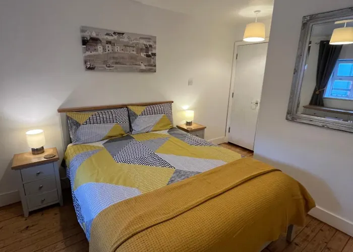 Apartment 12, Sea Wharf