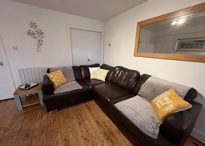Apartment 12, Sea Wharf